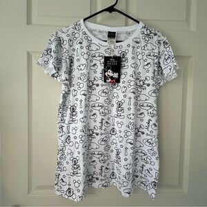 Disney Mickey Mouse Graphic T-Shirt, New with tags Size Large